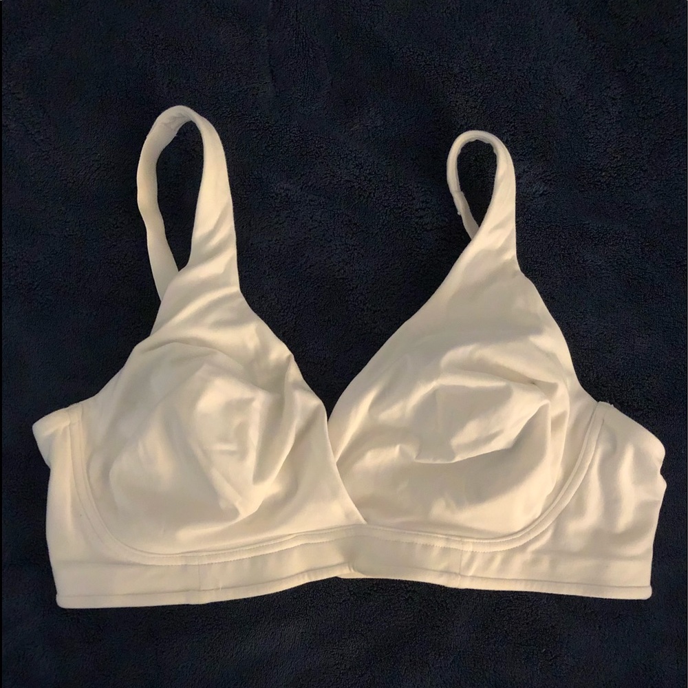 🆕 Soma embraceable wore free bra in white.